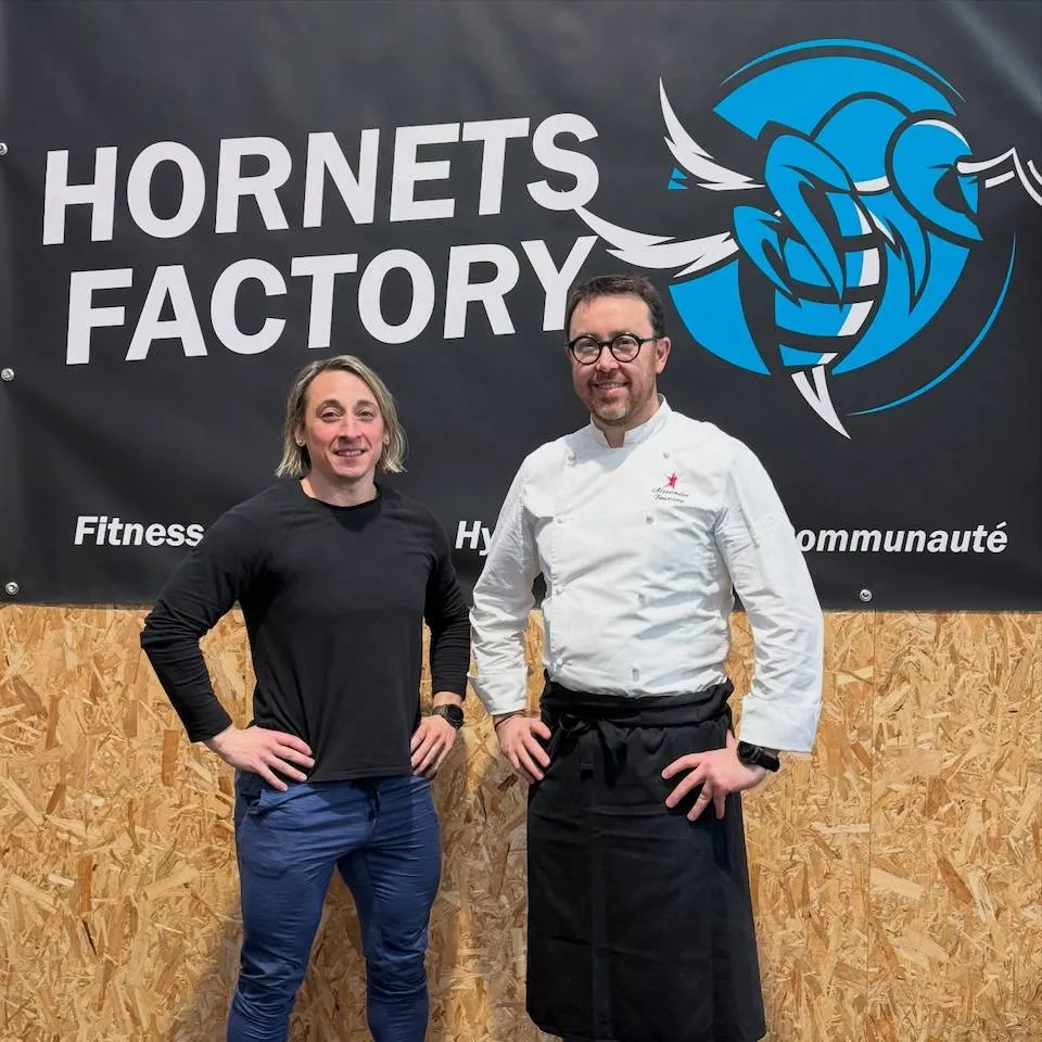 Élodie et Alexandre, les créateurs de Hornets Time Mazamet, ensemble à la box.